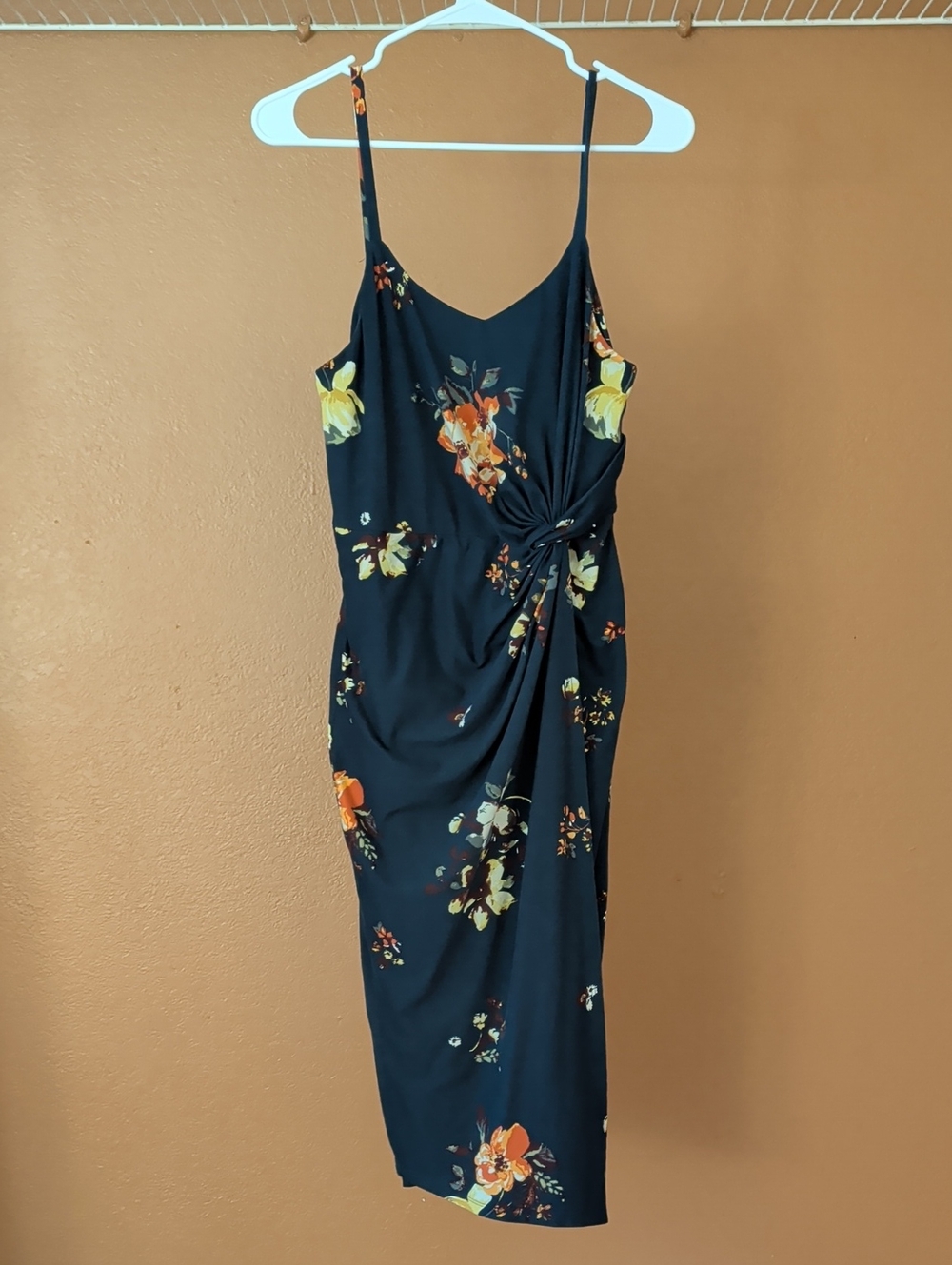 nine britton Navy Floral Twist-Front Midi Dress